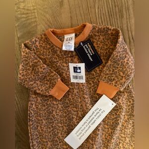 Baby Gap NWT Sleeper VINTAGE Newborn Boys Girls Kids Leopard Footed Outfit 0-3